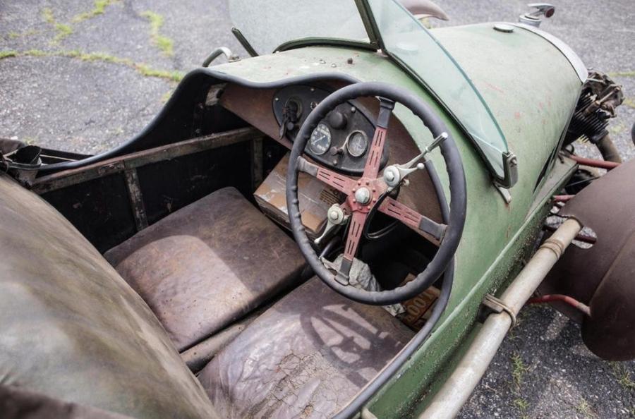 Интерьер Morgan Super Sports 1937 года  (фото 5 из 6)